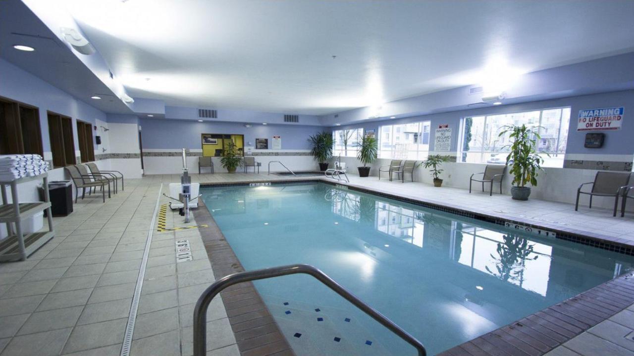 Holiday Inn Express Hotel & Suites North Seattle - Shoreline, An Ihg Hotel Exteriör bild